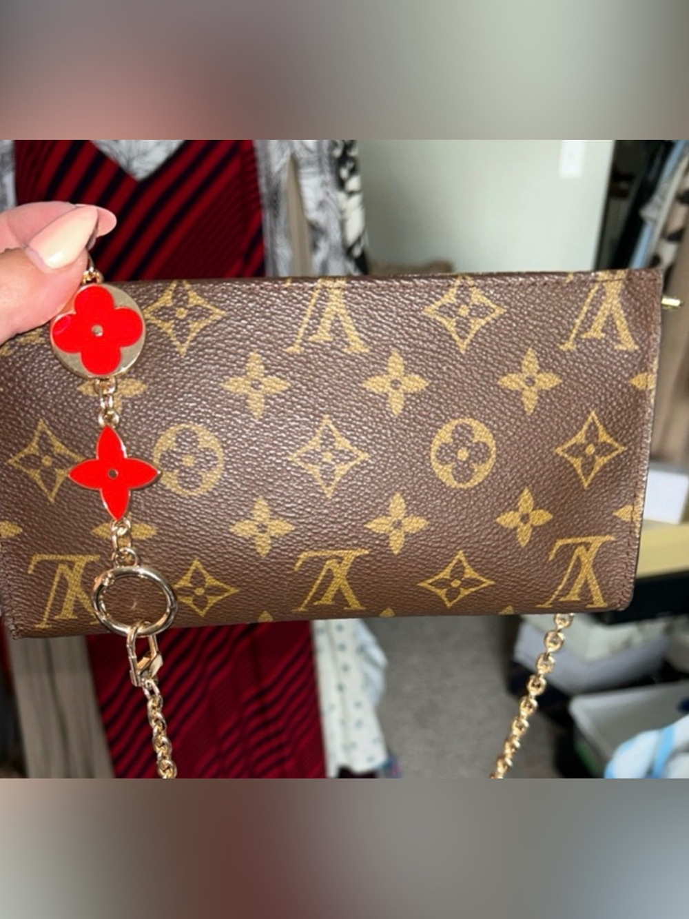 Louis Vuitton Monogram Pochette Wallet w/ Chain Crossbody | Vintage LV Clutch